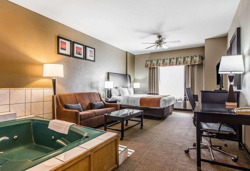 Отель Comfort Suites Bakersfield