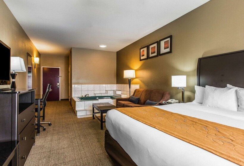 Отель Comfort Suites Bakersfield