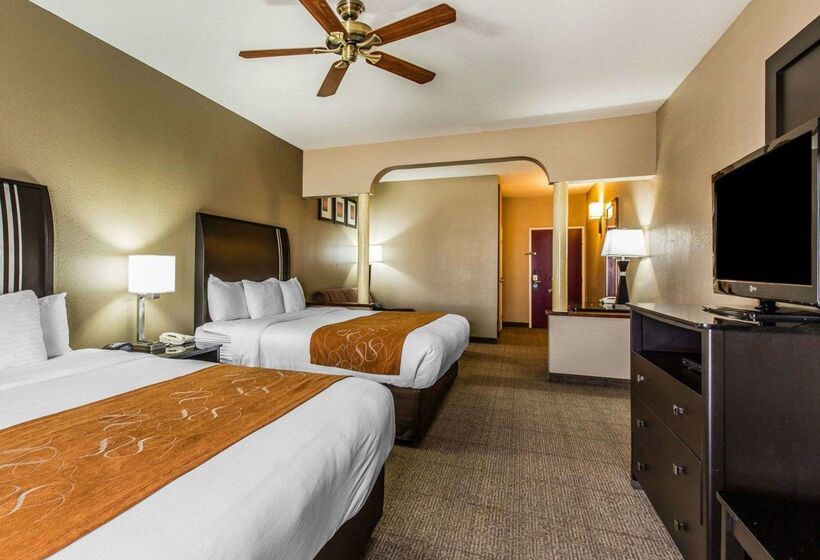 Отель Comfort Suites Bakersfield