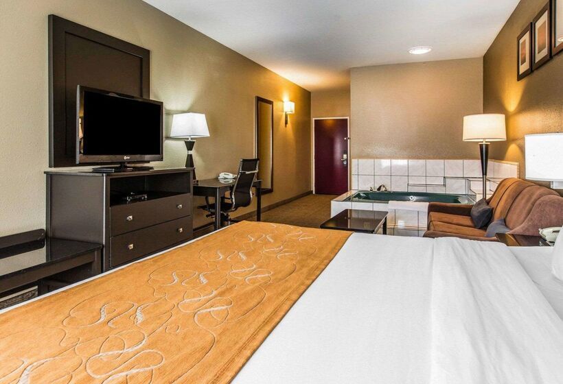Отель Comfort Suites Bakersfield