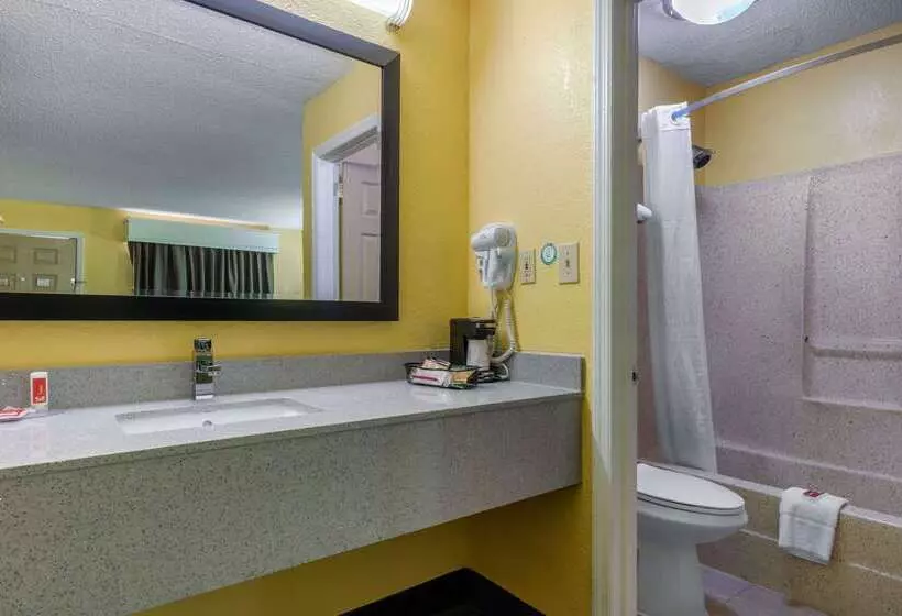 هتل Econo Lodge