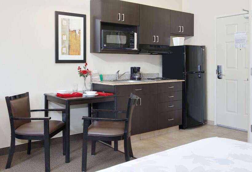 هتل Spark By Hilton Longview