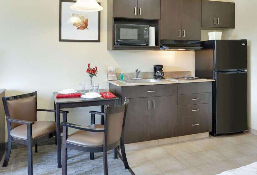 هتل Spark By Hilton Longview