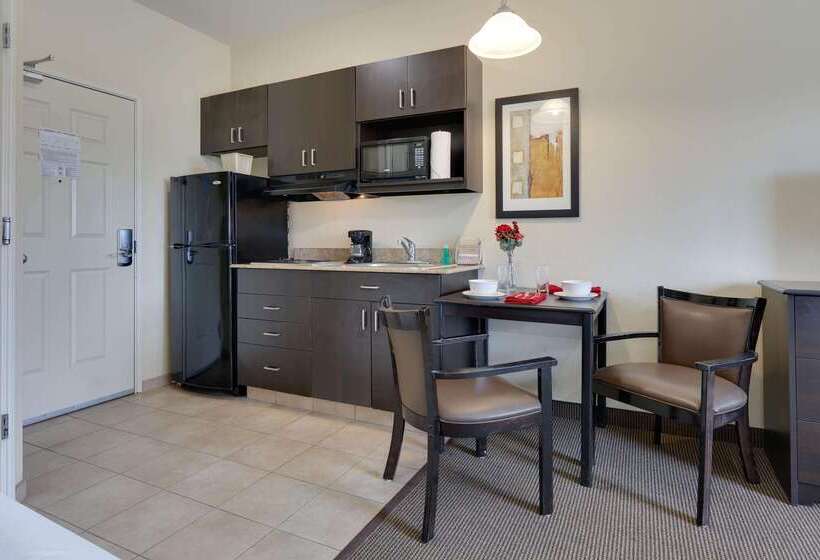 هتل Spark By Hilton Longview