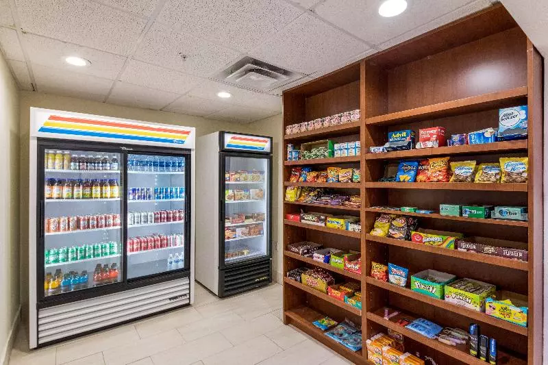 Holiday Inn Express Hotel & Suites Columbus, An Ihg