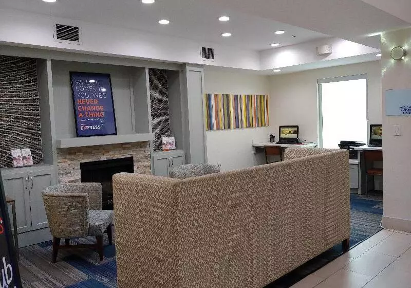 Holiday Inn Express Hotel & Suites Columbus, An Ihg