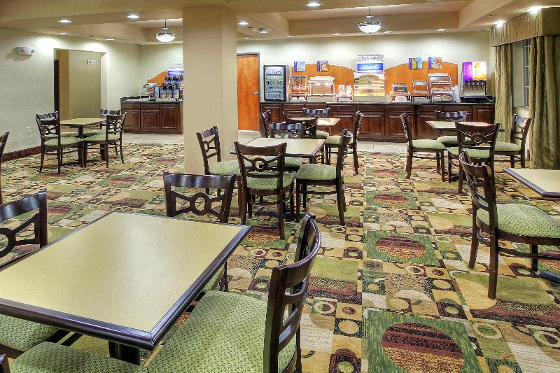 Отель Holiday Inn Express & Suites Pecos, An Ihg