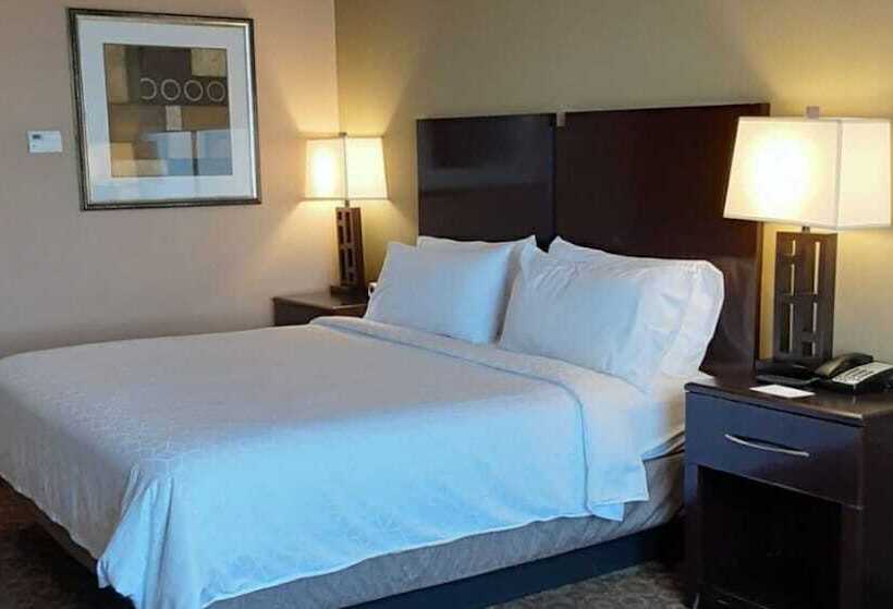 Отель Holiday Inn Express & Suites Pecos, An Ihg