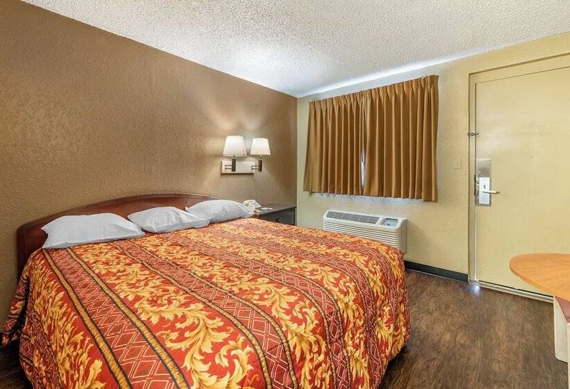 ホテル Pueblo Inn