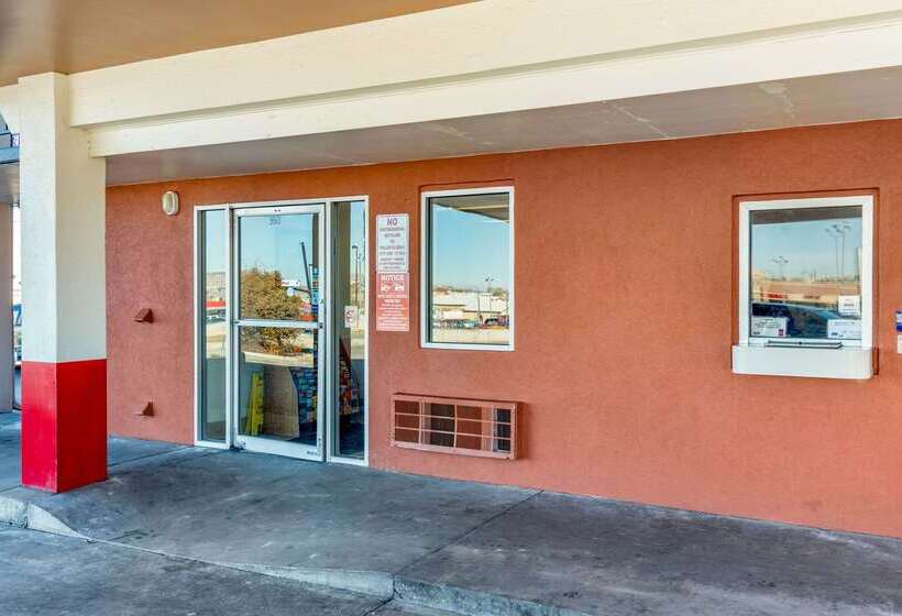 ホテル Pueblo Inn