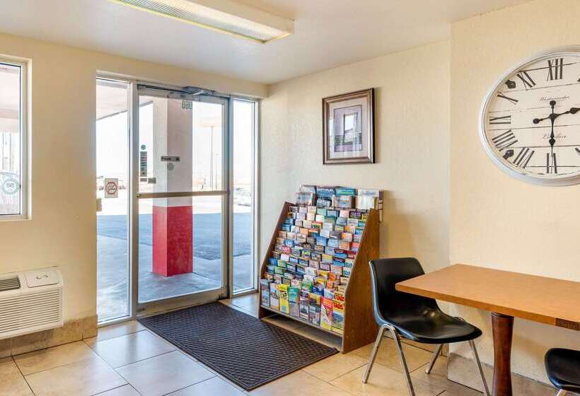 ホテル Pueblo Inn