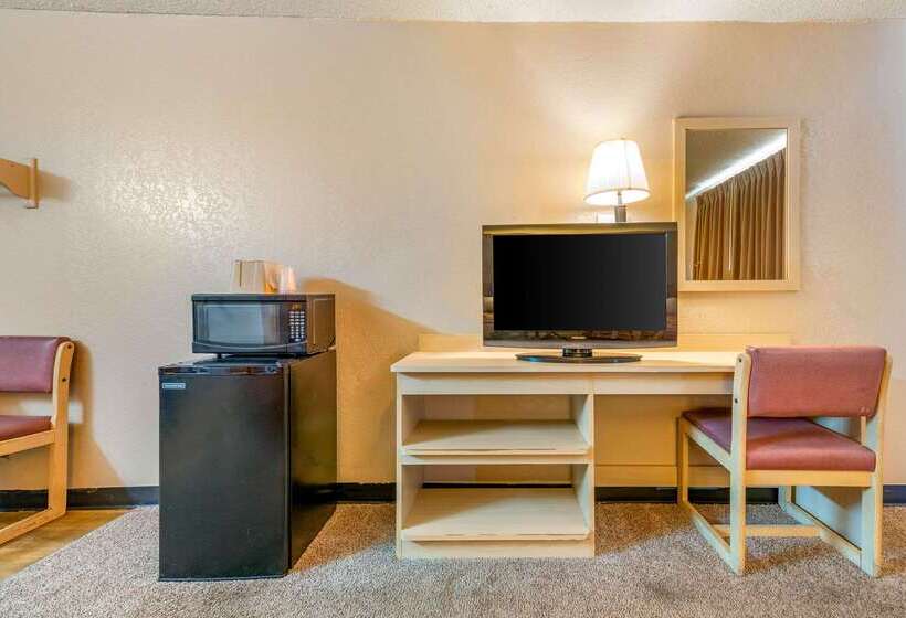 ホテル Pueblo Inn