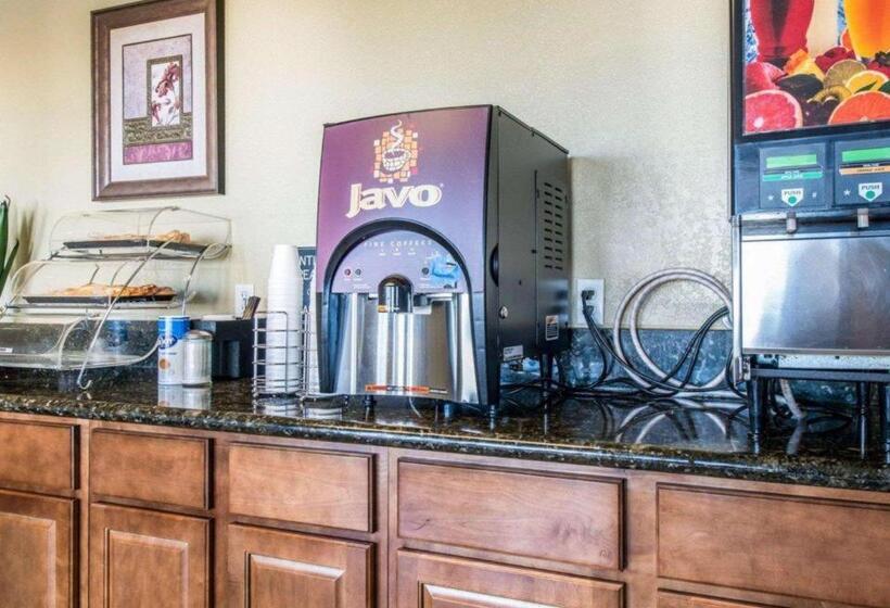 ホテル Pueblo Inn