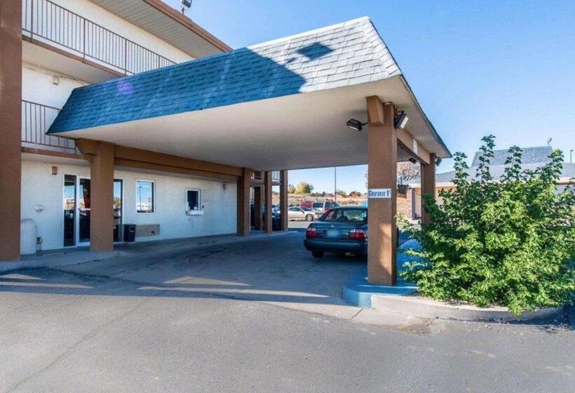 ホテル Pueblo Inn