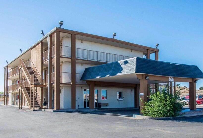 ホテル Pueblo Inn