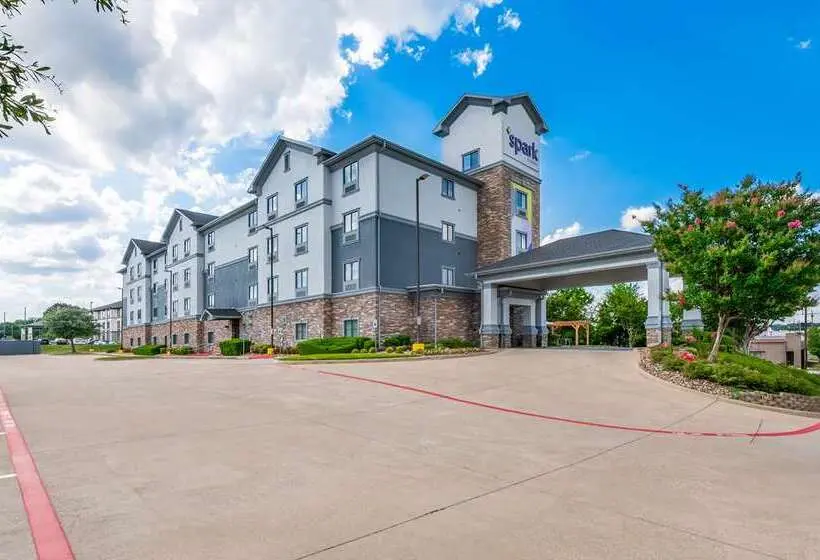 هتل Spark By Hilton Longview
