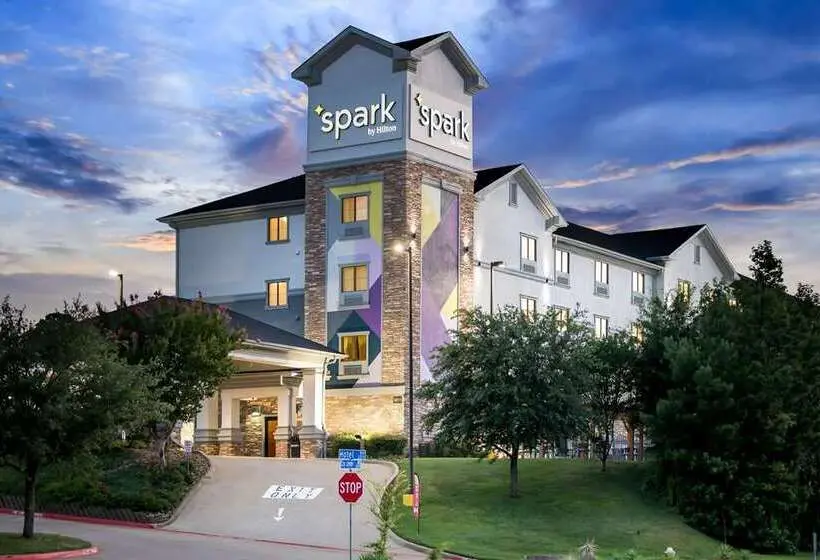 هتل Spark By Hilton Longview