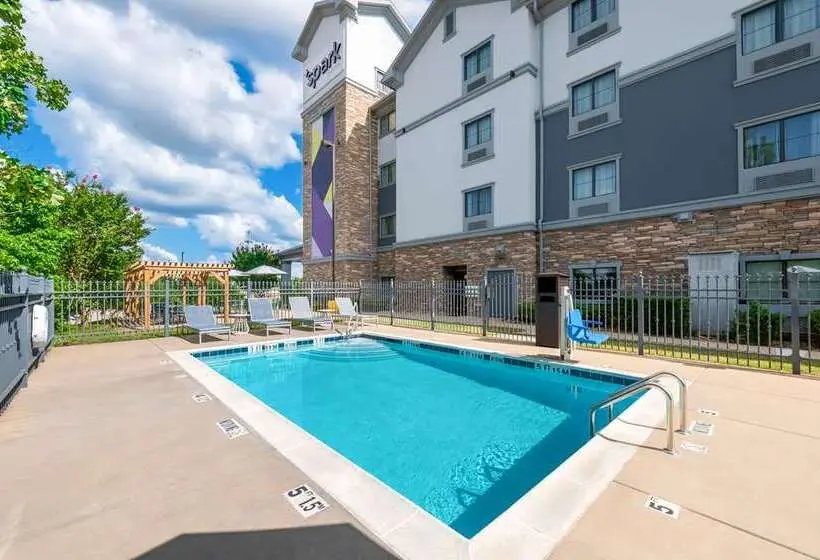 هتل Spark By Hilton Longview