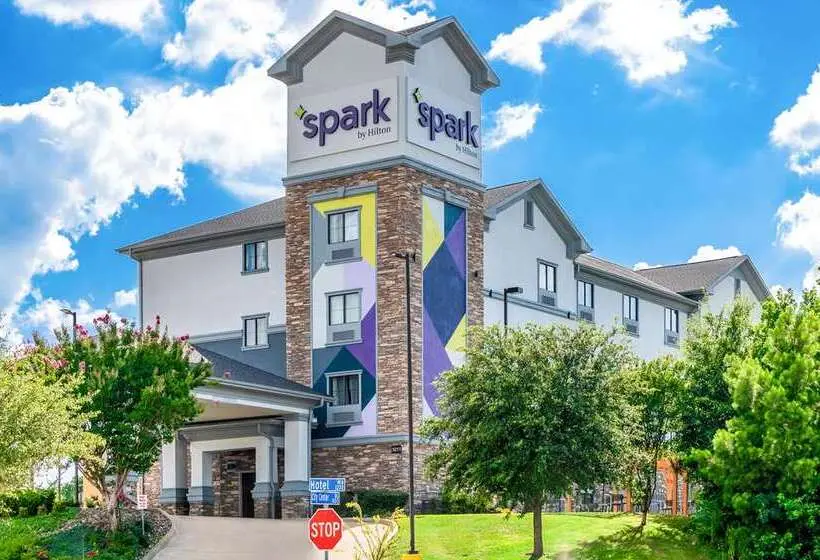 هتل Spark By Hilton Longview