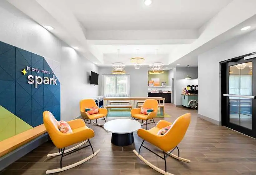 هتل Spark By Hilton Longview