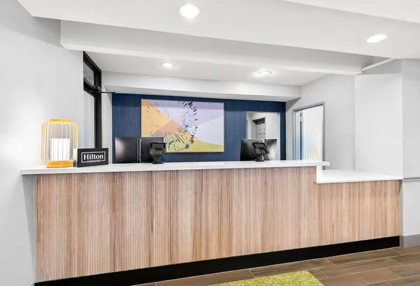 هتل Spark By Hilton Longview