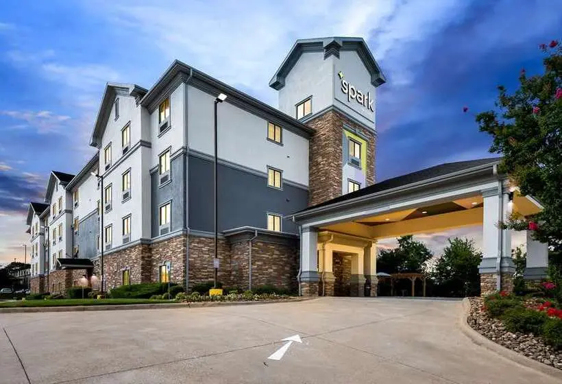 هتل Spark By Hilton Longview