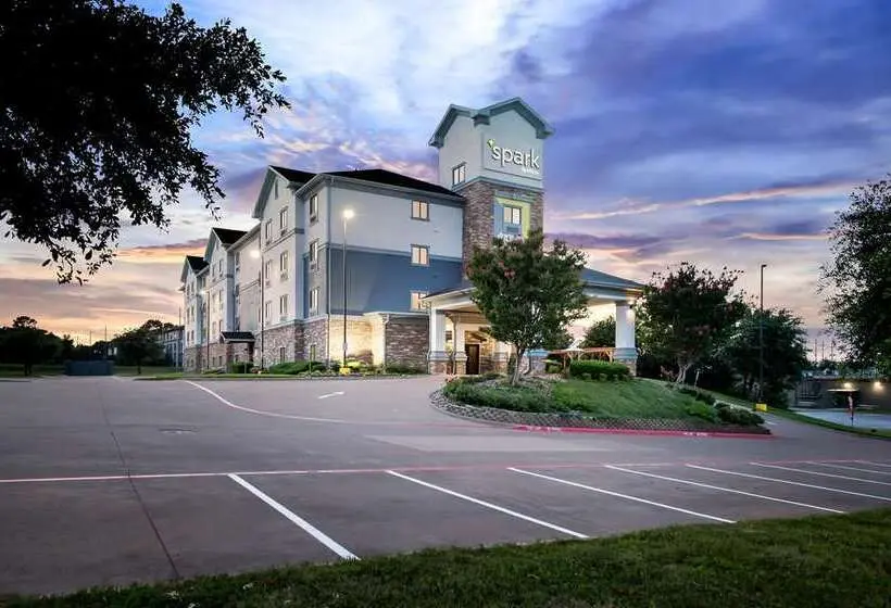 هتل Spark By Hilton Longview
