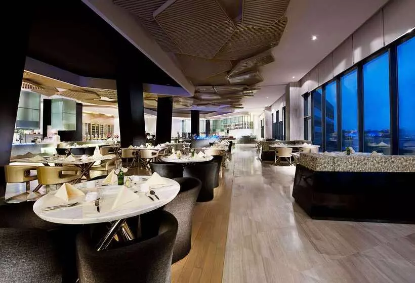 Отель Wyndham Grand Qingdao