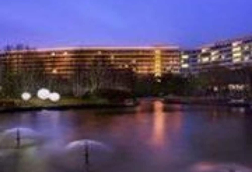 فندق Wyndham Grand Qingdao