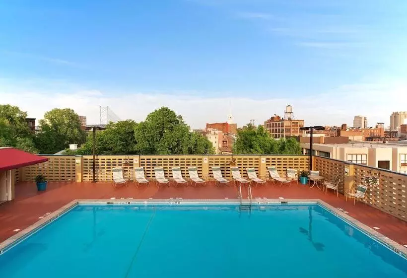 Отель Wyndham Grand Qingdao