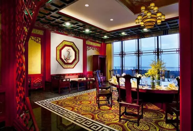 Отель Wyndham Grand Qingdao