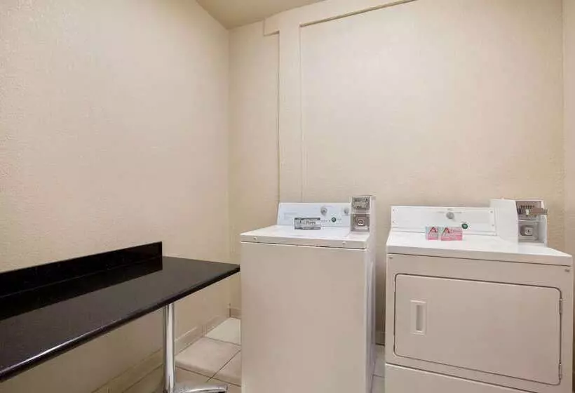 호텔 Baymont By Wyndham Clute Lake Jackson