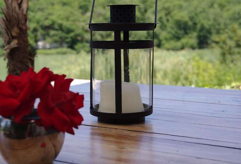 Logis Hotels Domaine Du Châtelard