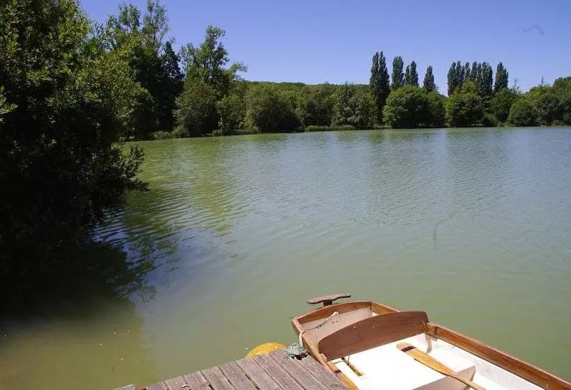 Logis Hotels Domaine Du Châtelard