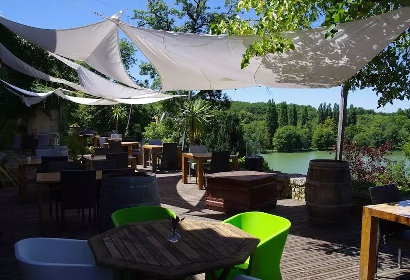 Logis Hotels Domaine Du Châtelard