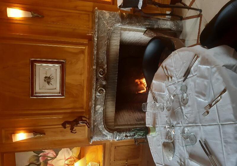 Logis Hotels Domaine Du Châtelard