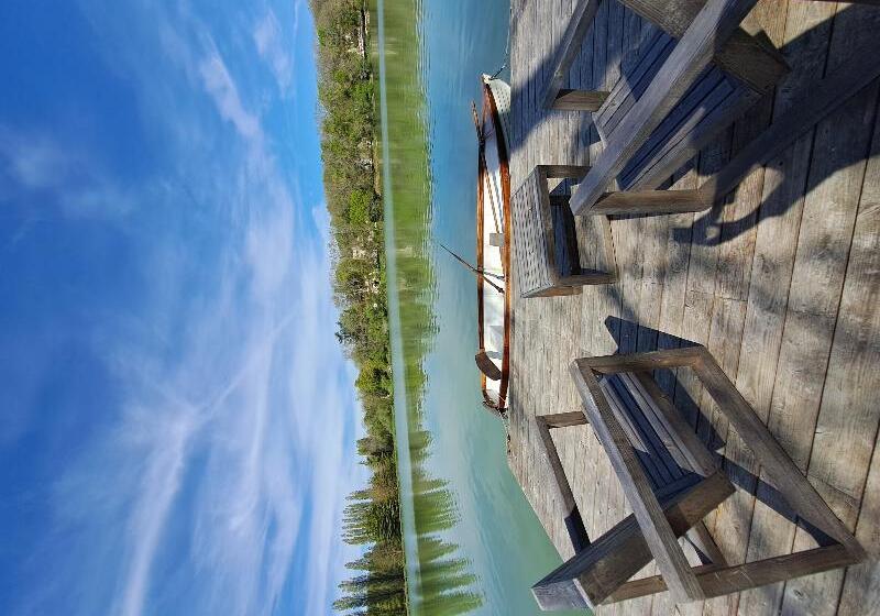 Logis Hotels Domaine Du Châtelard