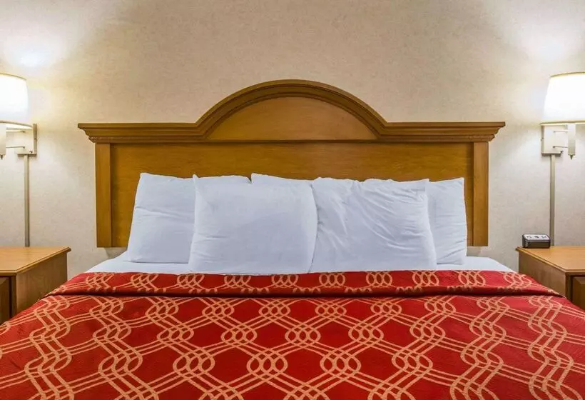 Отель Econo Lodge Villa Rica