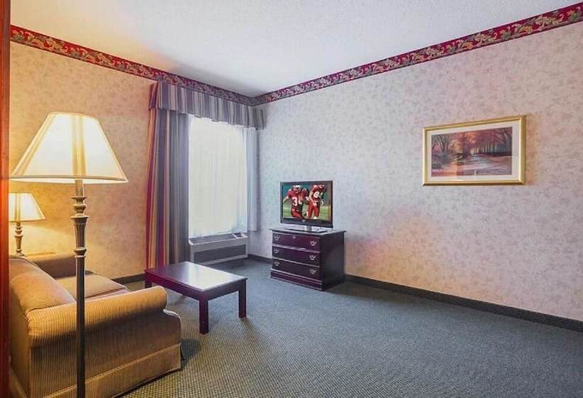 فندق Fairbridge Inn Express Whitley City