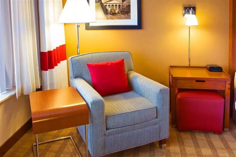 בית מלון כפרי Four Points By Sheraton Raleigh Durham Airport