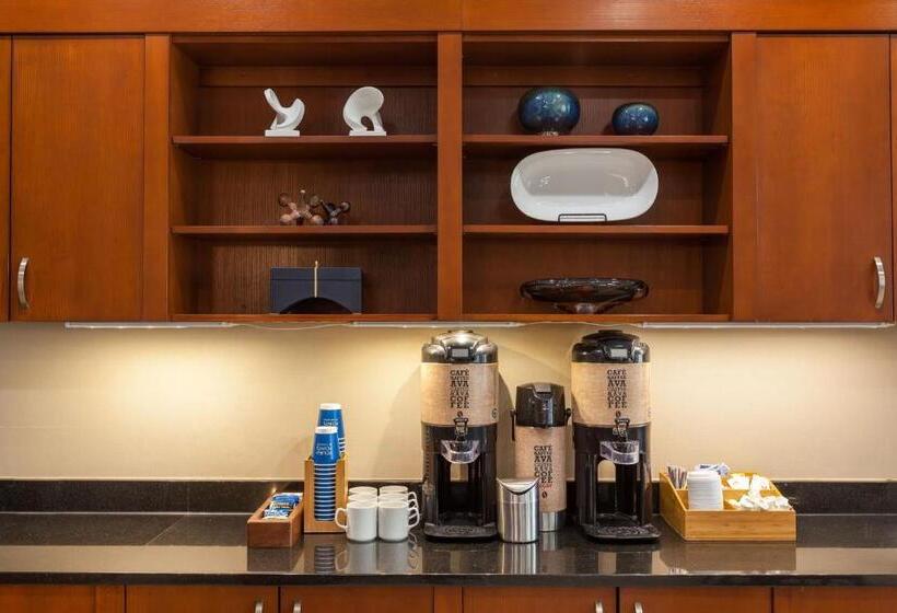 فندق Four Points By Sheraton Raleigh Durham Airport