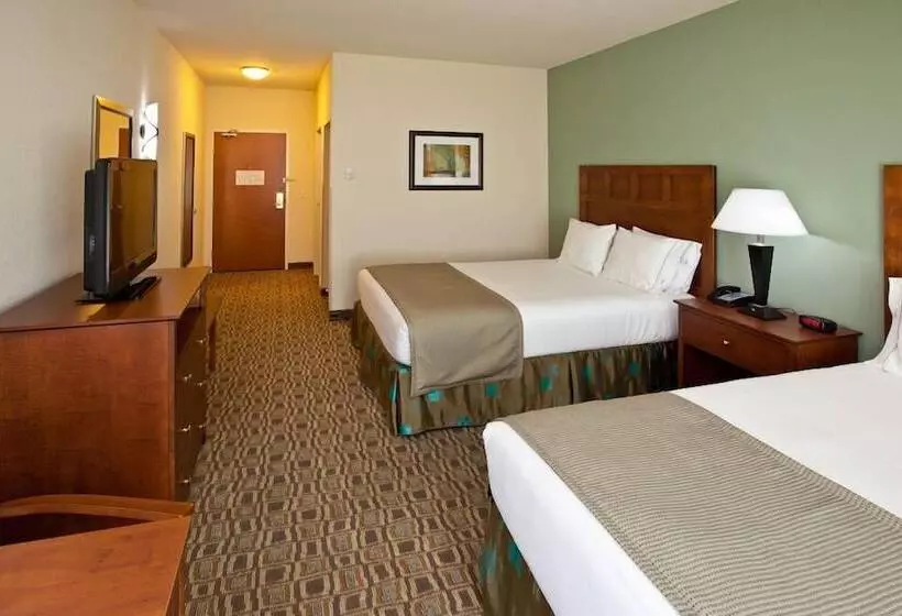 Отель Holiday Inn Express & Suites Ripley, An Ihg