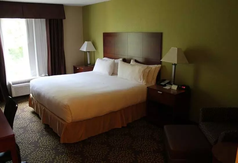 Отель Holiday Inn Express & Suites Ripley, An Ihg