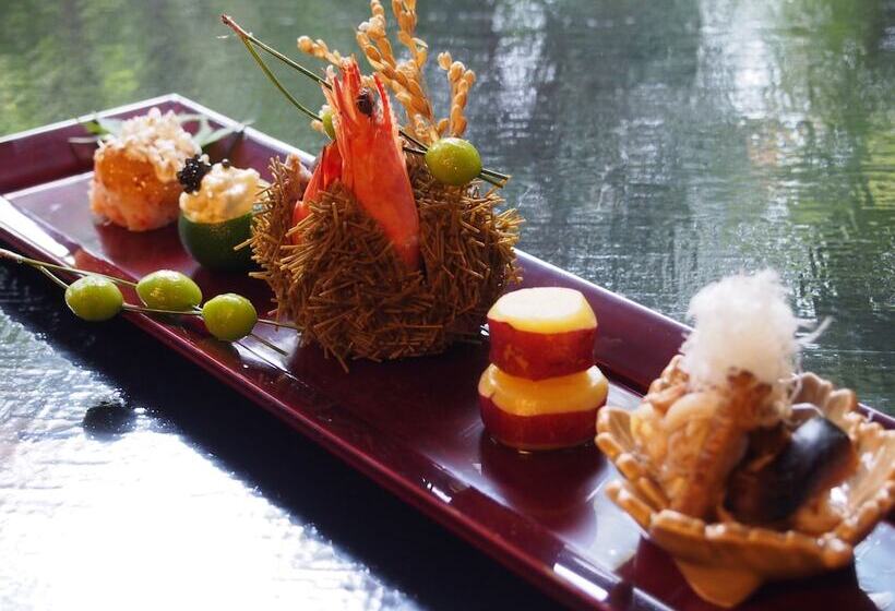 Отель Koshi No Yado Takashimaya