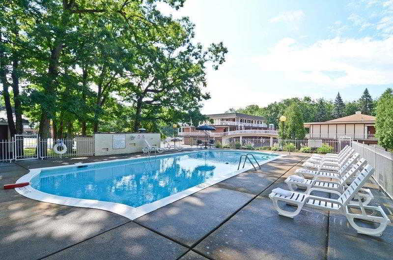 فندق Red Roof Inn & Suites Hazleton