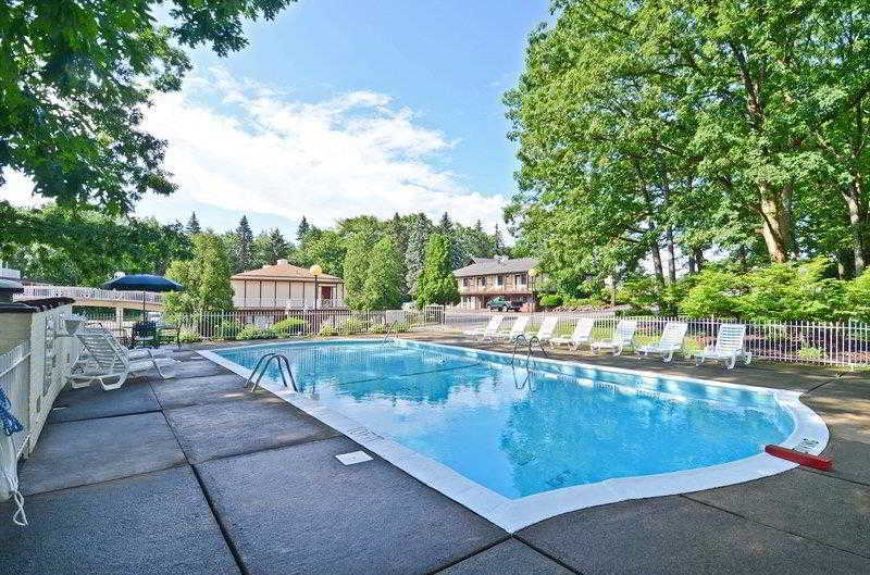 ホテル Red Roof Inn & Suites Hazleton