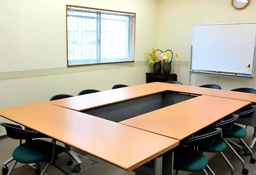 호텔 Toyoko Inn Kitakami-eki Higashi-guchi