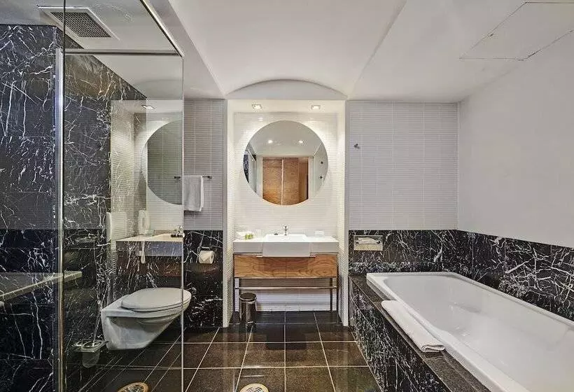 בית מלון כפרי Waves  Byron Bay