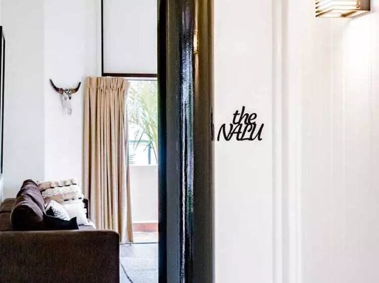 בית מלון כפרי Waves  Byron Bay