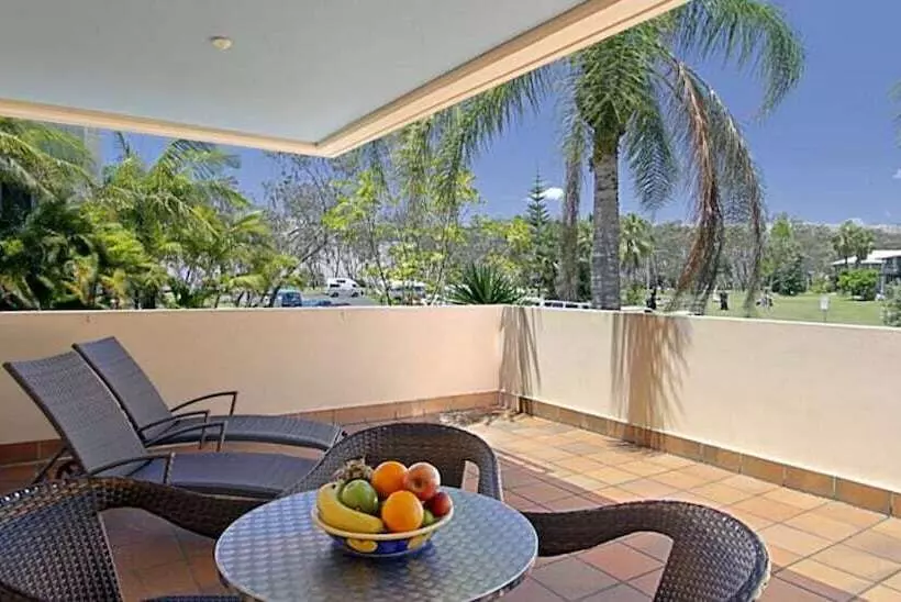 בית מלון כפרי Waves  Byron Bay